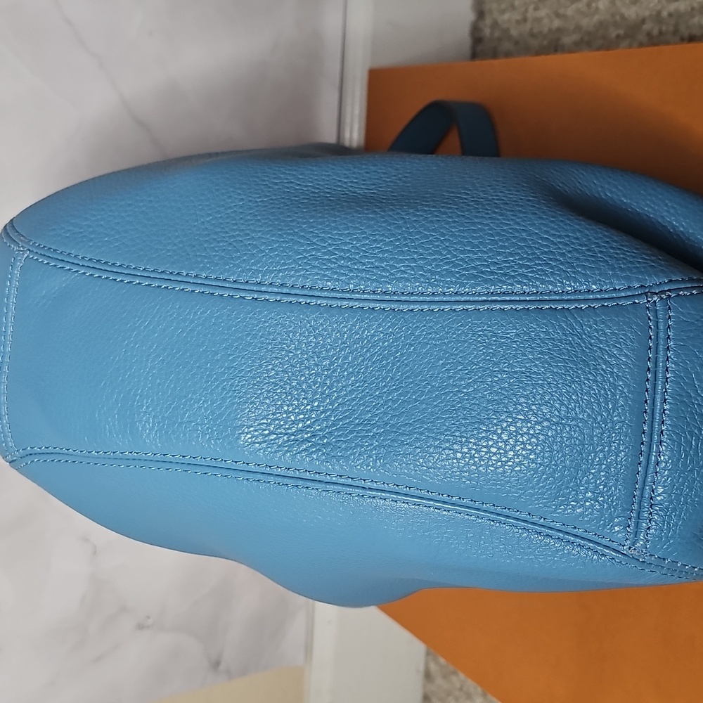 Authentic Michael Kors Blue Leather Shoulder Bag - Picture 11 of 12